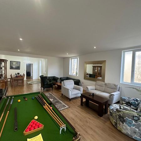 North London A Spacious 7 Bedroom House Accommodating Up To 18 People Complete With Own Gym And Table Tennis Kültér fotó