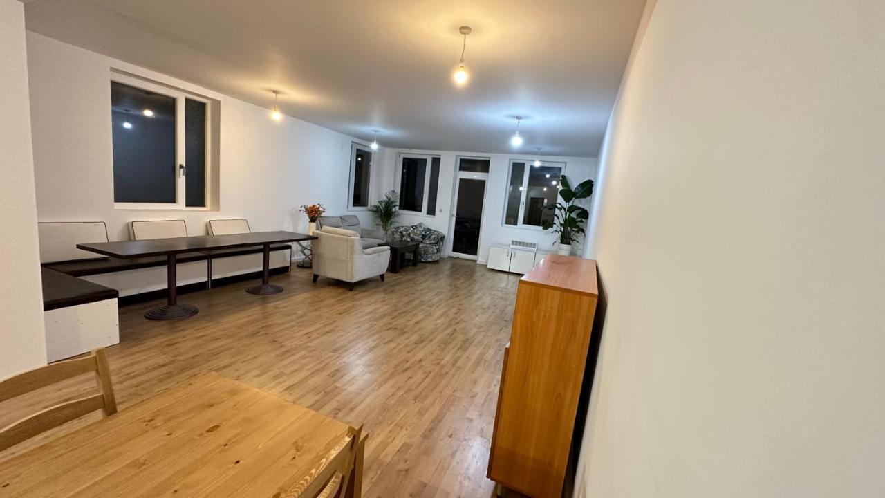 North London A Spacious 7 Bedroom House Accommodating Up To 18 People Complete With Own Gym And Table Tennis Kültér fotó