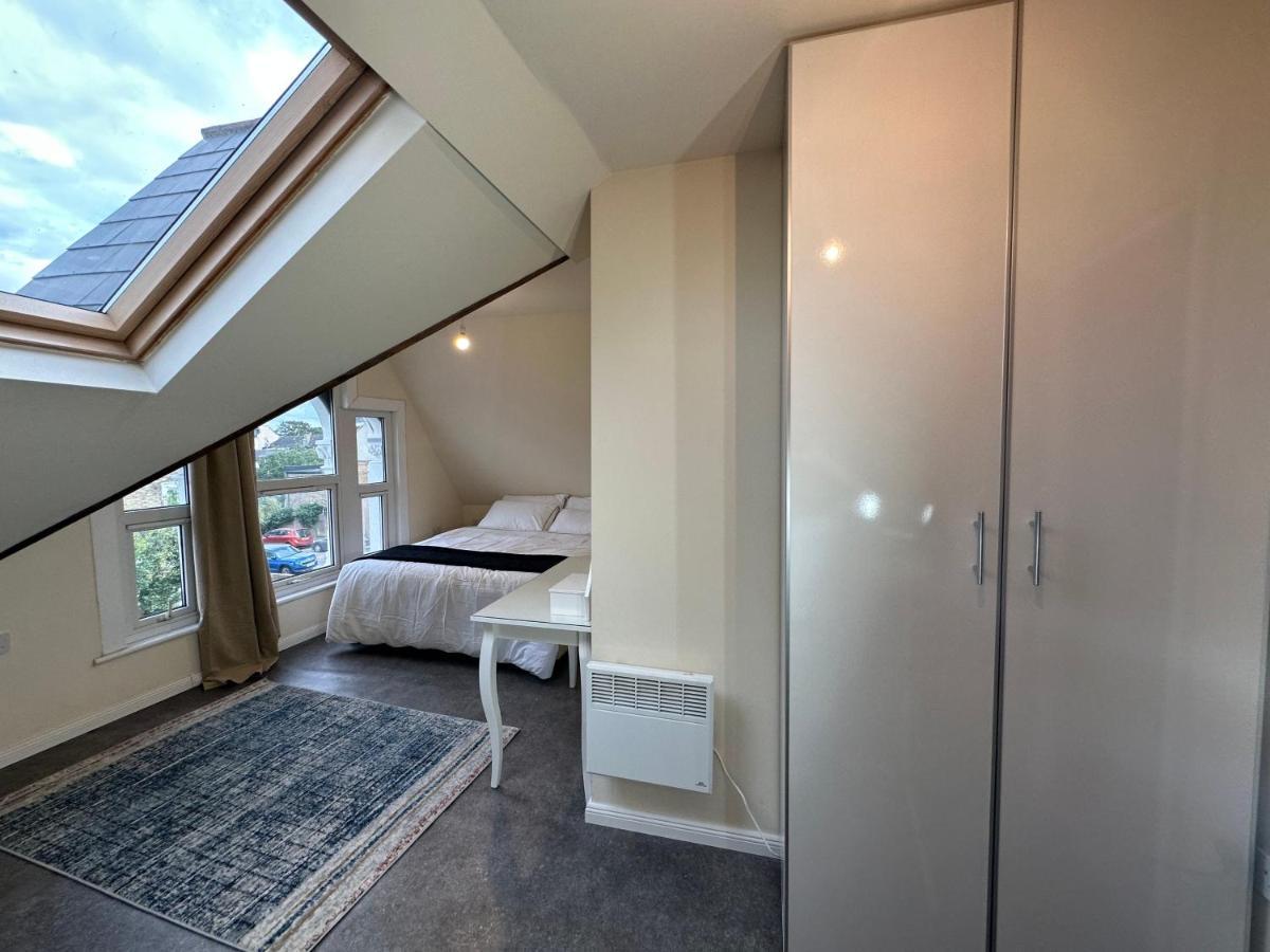 North London A Spacious 7 Bedroom House Accommodating Up To 18 People Complete With Own Gym And Table Tennis Kültér fotó