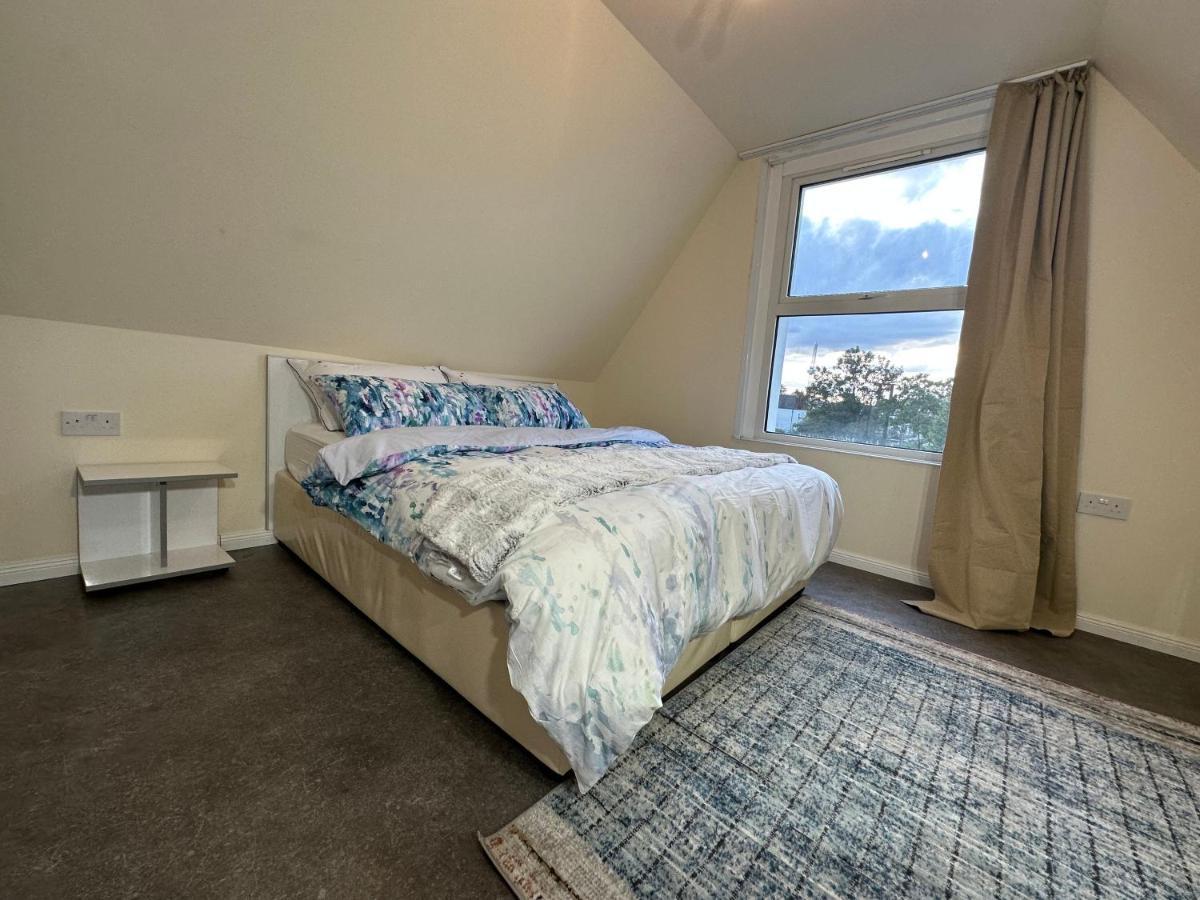 North London A Spacious 7 Bedroom House Accommodating Up To 18 People Complete With Own Gym And Table Tennis Kültér fotó