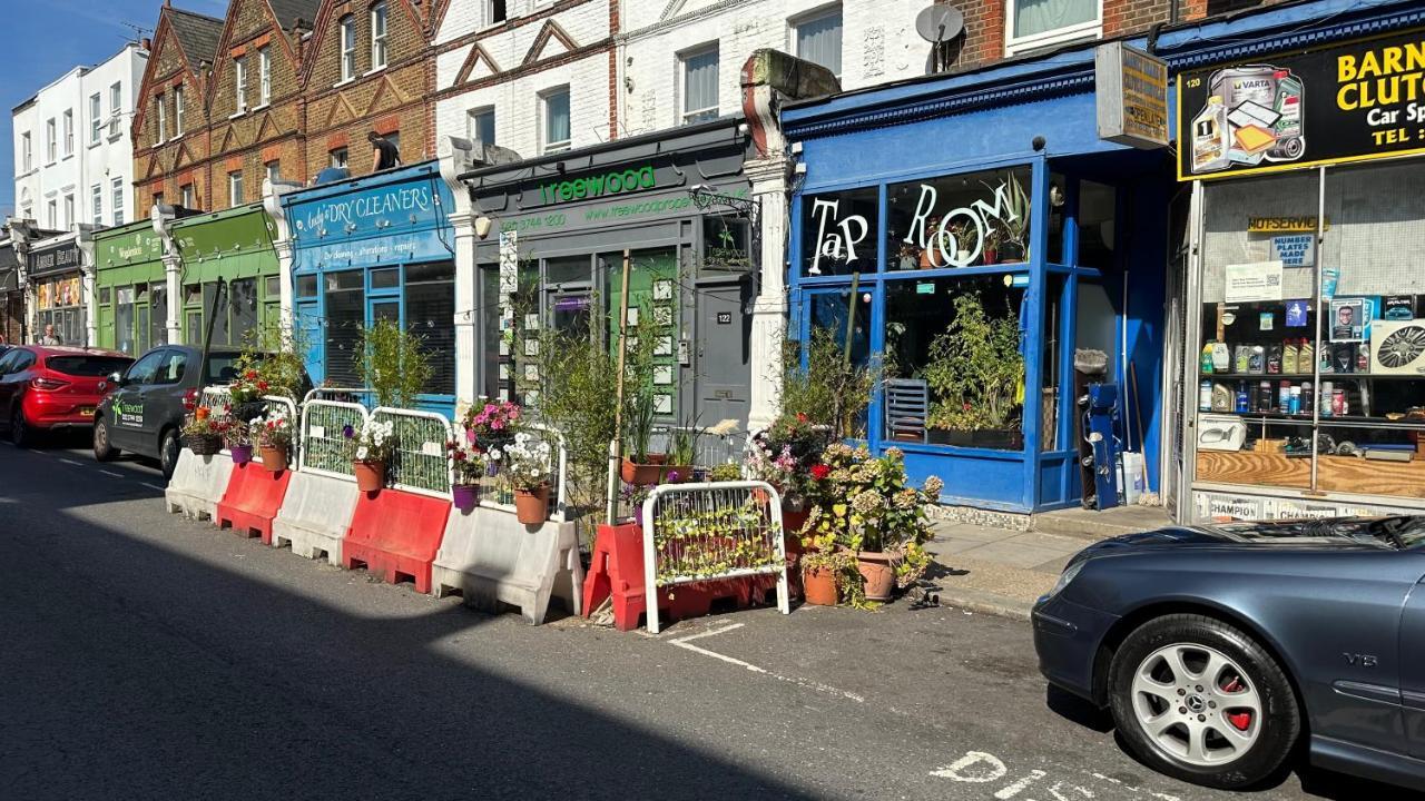 North London A Spacious 7 Bedroom House Accommodating Up To 18 People Complete With Own Gym And Table Tennis Kültér fotó