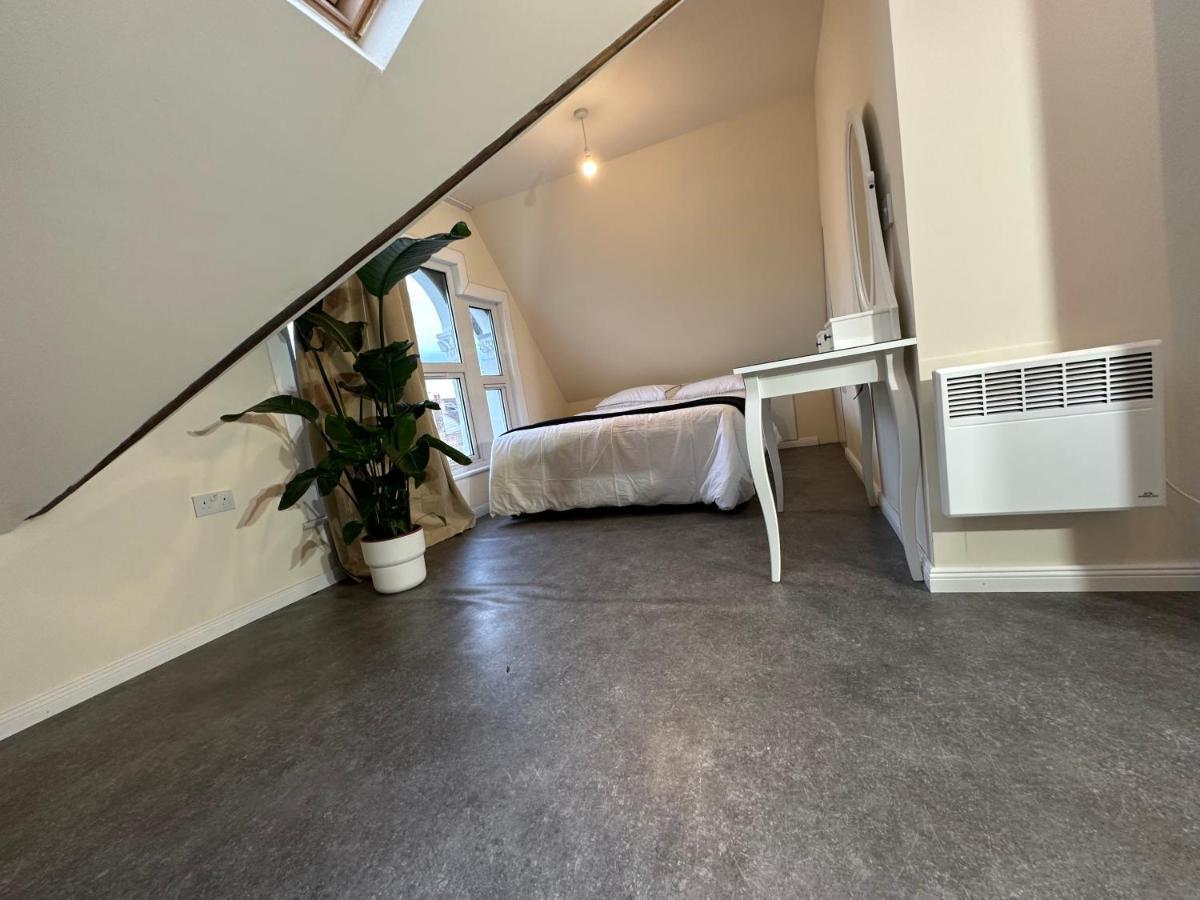 North London A Spacious 7 Bedroom House Accommodating Up To 18 People Complete With Own Gym And Table Tennis Kültér fotó