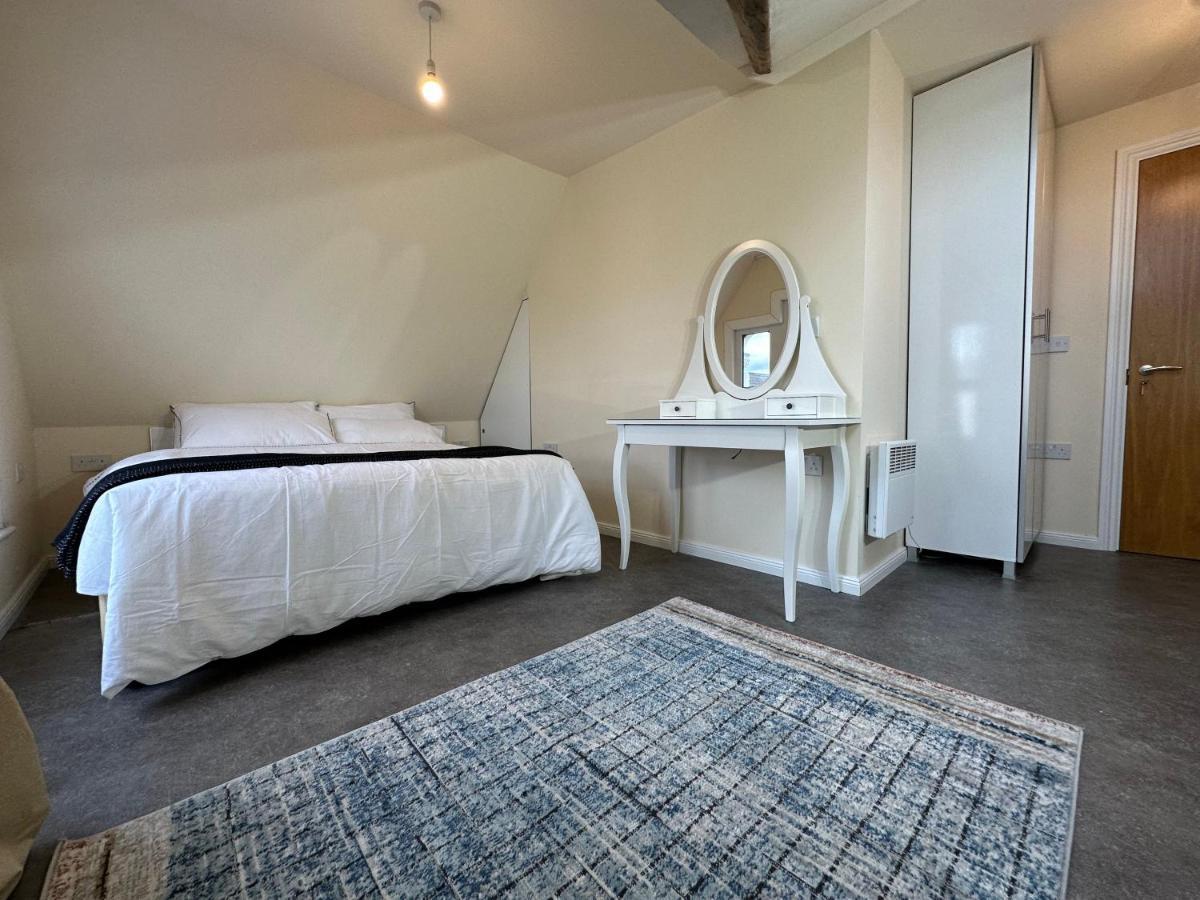 North London A Spacious 7 Bedroom House Accommodating Up To 18 People Complete With Own Gym And Table Tennis Kültér fotó