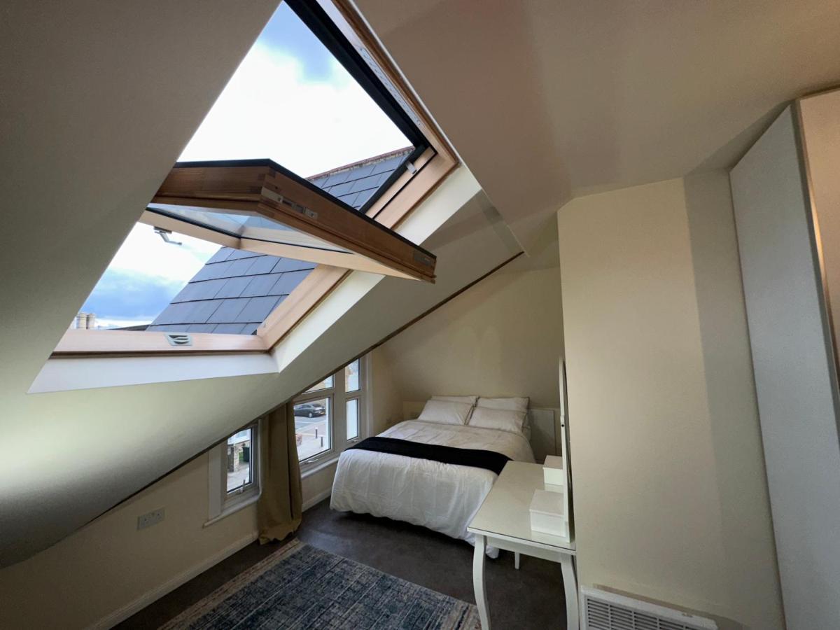 North London A Spacious 7 Bedroom House Accommodating Up To 18 People Complete With Own Gym And Table Tennis Kültér fotó