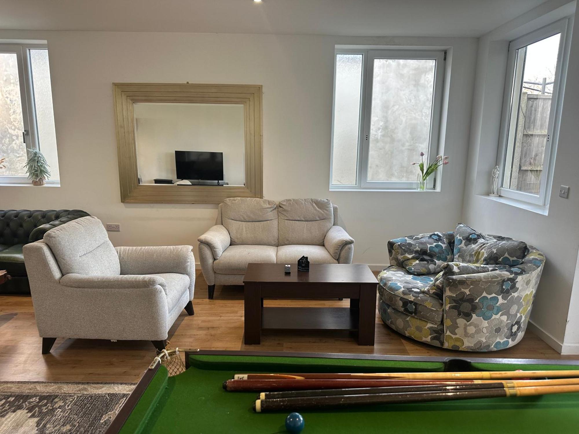 North London A Spacious 7 Bedroom House Accommodating Up To 18 People Complete With Own Gym And Table Tennis Kültér fotó
